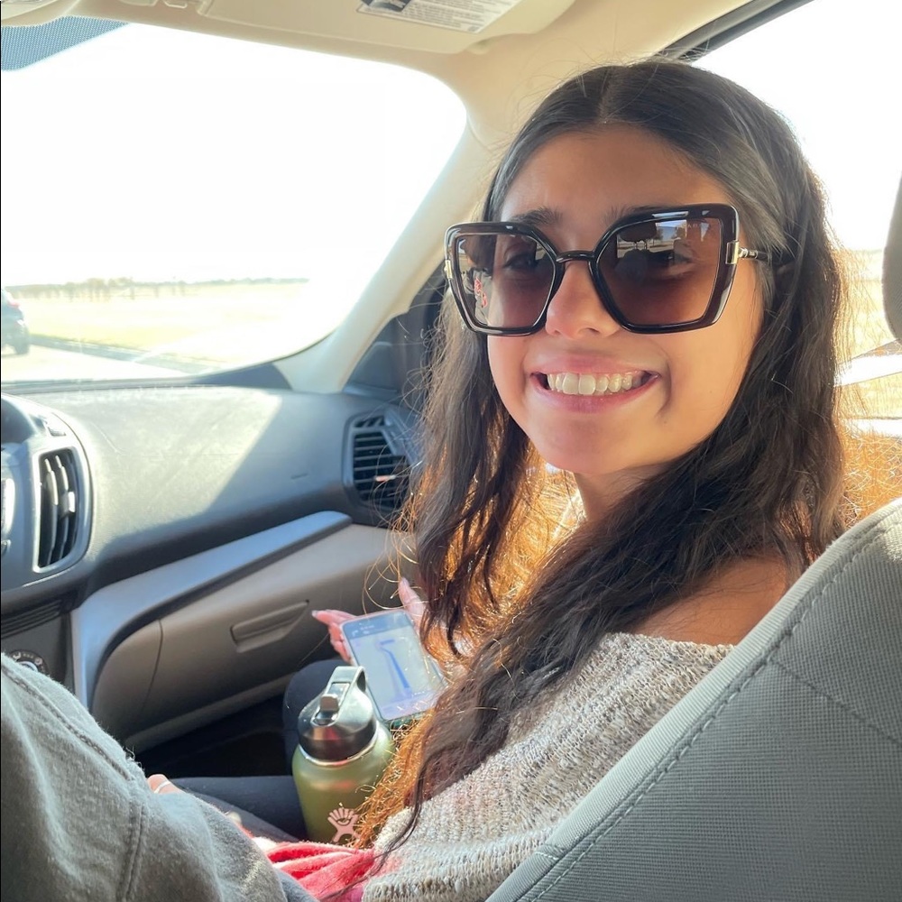 Meet your Posher, Nicole